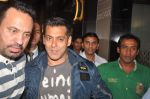 Salman Khan returns from Germany at the Airport on 21st Oct 2011 (2).JPG